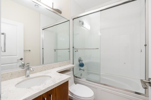 152 48Th Avenue W, Vancouver, BC - Indoor Photo Showing Bathroom