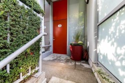 121 West Georgia Street W Vancouver, BC V6B 1T9