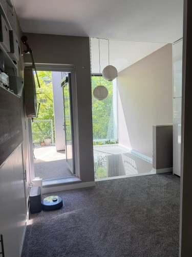 121 Georgia Street W, Vancouver, BC - Indoor Photo Showing Other Room