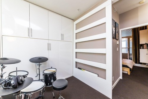 121 Georgia Street W, Vancouver, BC - Indoor Photo Showing Other Room