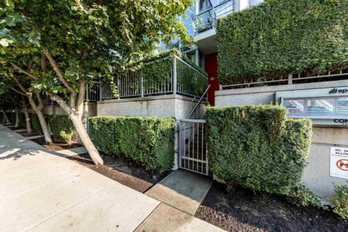 121 Georgia Street W, Vancouver, BC - Outdoor With Balcony