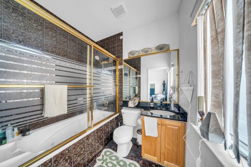 331 61St Avenue E, Vancouver, BC - Indoor