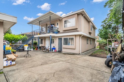 331 61St Avenue E, Vancouver, BC - Outdoor