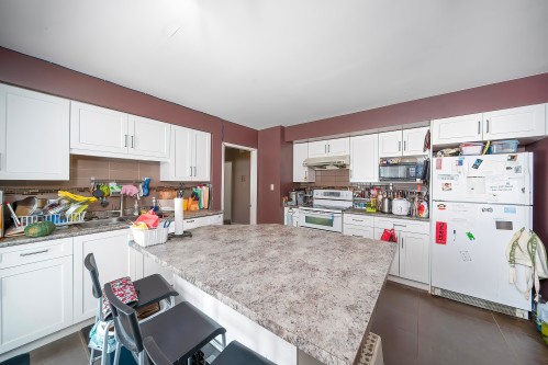 5311 Colbeck Road, Richmond, BC - Indoor Photo Showing Kitchen