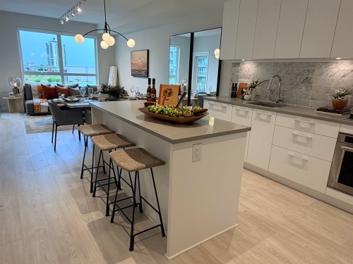 403-110 17th Street E North Vancouver, BC V7L 0K4