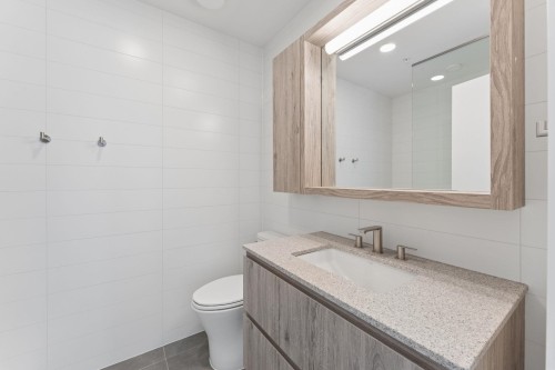 421-1500 Scott Crescent, Squamish, BC - Indoor Photo Showing Bathroom