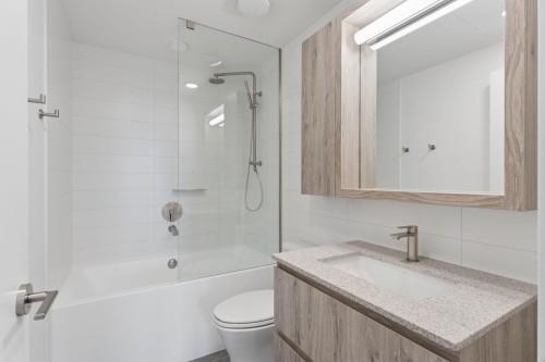 421-1500 Scott Crescent, Squamish, BC - Indoor Photo Showing Bathroom