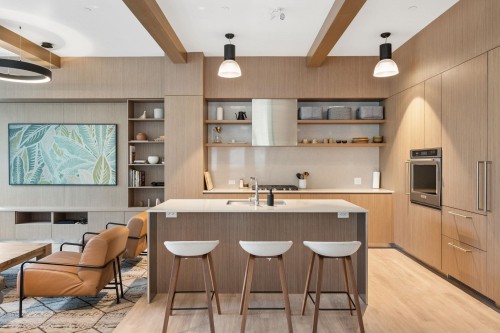 421-1500 Scott Crescent, Squamish, BC - Indoor Photo Showing Kitchen With Upgraded Kitchen