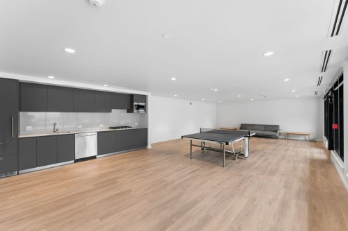 421-1500 Scott Crescent, Squamish, BC - Indoor Photo Showing Kitchen