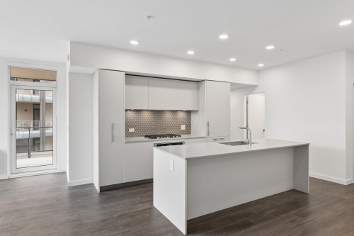 421-1500 Scott Crescent, Squamish, BC - Indoor Photo Showing Kitchen With Upgraded Kitchen