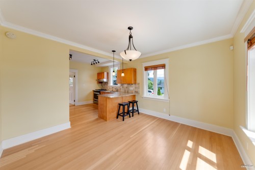 848 6Th Street E, North Vancouver, BC 