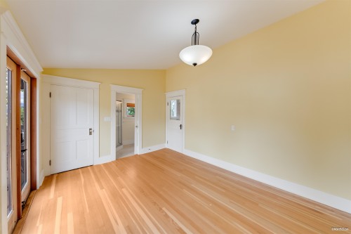 848 6Th Street E, North Vancouver, BC 