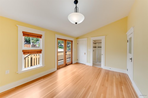 848 6Th Street E, North Vancouver, BC 
