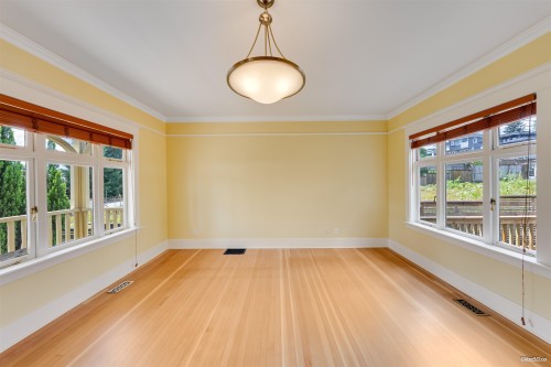 848 6Th Street E, North Vancouver, BC 
