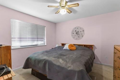 12229 Forest Place, Maple Ridge, BC - Indoor Photo Showing Bedroom