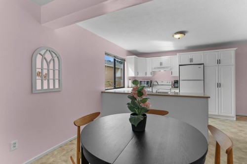 12229 Forest Place, Maple Ridge, BC - Indoor Photo Showing Dining Room