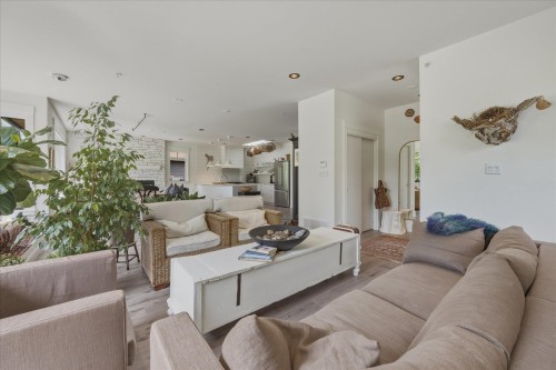 2985 Strangway Place, Squamish, BC - Indoor Photo Showing Living Room