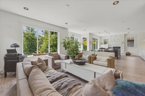 2985 Strangway Place, Squamish, BC - Indoor Photo Showing Living Room