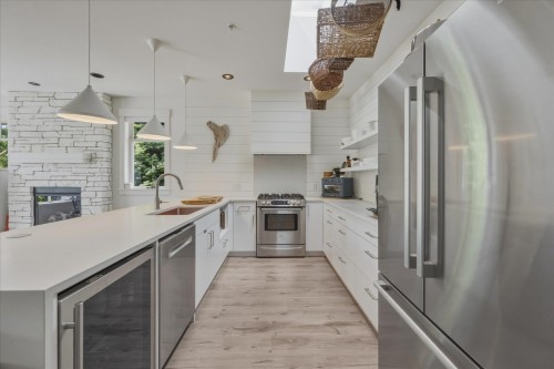 2985 Strangway Place, Squamish, BC - Indoor Photo Showing Kitchen With Stainless Steel Kitchen With Upgraded Kitchen