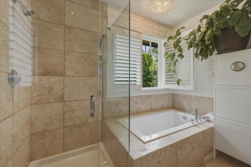 2985 Strangway Place, Squamish, BC - Indoor Photo Showing Bathroom