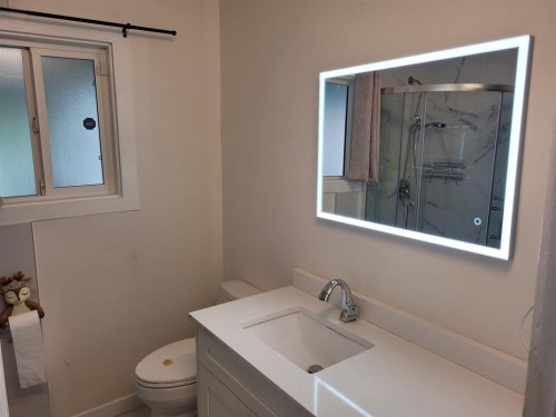 2283 Austin Avenue, Coquitlam, BC - Indoor Photo Showing Bathroom