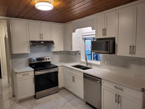 2283 Austin Avenue, Coquitlam, BC - Indoor Photo Showing Kitchen With Double Sink