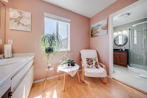 1295 Daimler Street, Coquitlam, BC - Indoor Photo Showing Bathroom