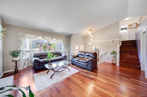 1295 Daimler Street, Coquitlam, BC - Indoor Photo Showing Living Room