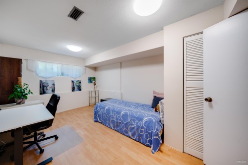 1295 Daimler Street, Coquitlam, BC - Indoor Photo Showing Bedroom