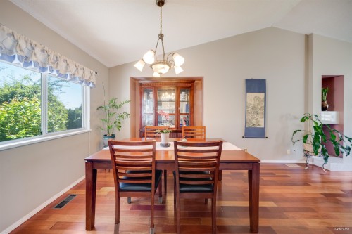 1295 Daimler Street, Coquitlam, BC - Indoor Photo Showing Dining Room