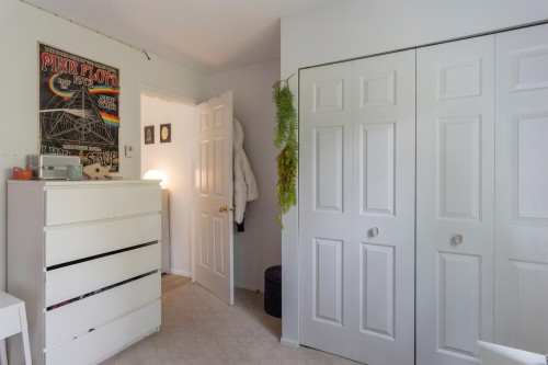 403-106 Kings Road W, North Vancouver, BC - Indoor