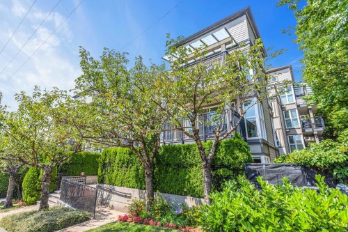 403-106 Kings Road W, North Vancouver, BC - Outdoor