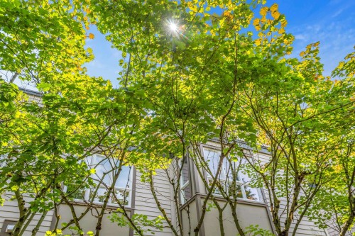 403-106 Kings Road W, North Vancouver, BC - Outdoor