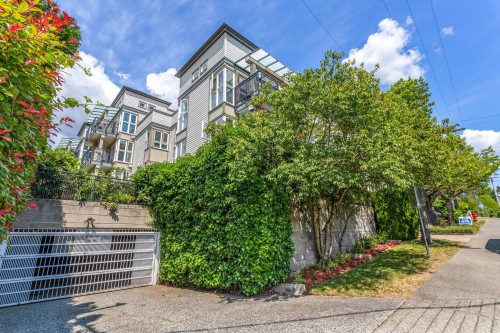 403-106 Kings Road W, North Vancouver, BC - Outdoor