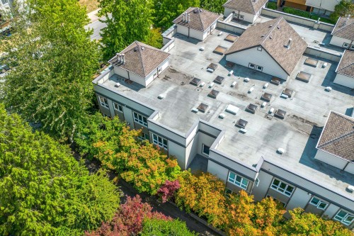 403-106 Kings Road W, North Vancouver, BC - Outdoor