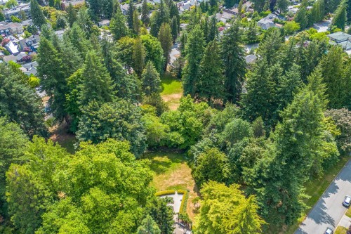 403-106 Kings Road W, North Vancouver, BC - Outdoor