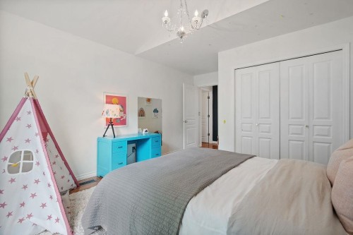 116 Parkside Drive, Port Moody, BC - Indoor Photo Showing Bedroom