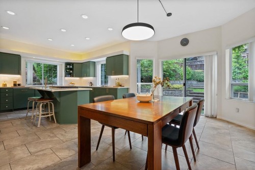 116 Parkside Drive, Port Moody, BC - Indoor Photo Showing Dining Room
