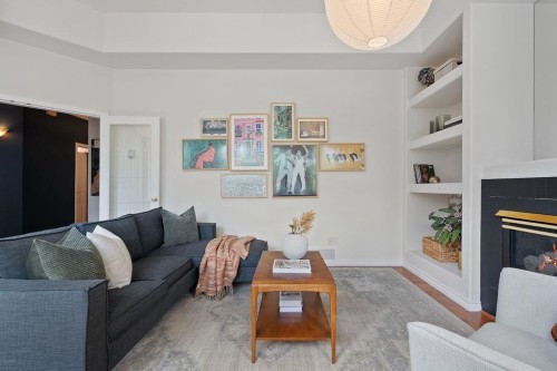 116 Parkside Drive, Port Moody, BC - Indoor Photo Showing Living Room With Fireplace