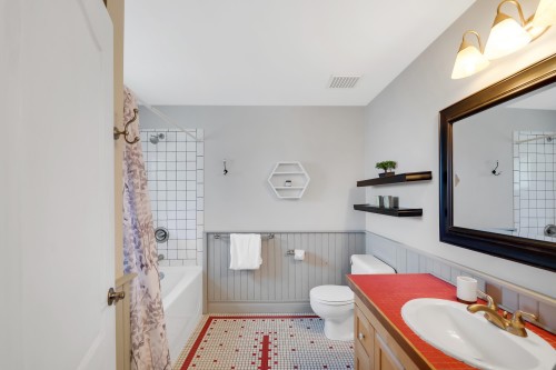 1985 Highway 99, Pemberton, BC - Indoor Photo Showing Bathroom