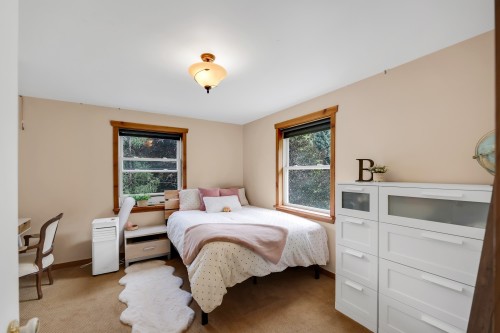 1985 Highway 99, Pemberton, BC - Indoor Photo Showing Bedroom