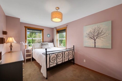1985 Highway 99, Pemberton, BC - Indoor Photo Showing Bedroom