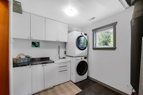 1985 Highway 99, Pemberton, BC - Indoor Photo Showing Laundry Room