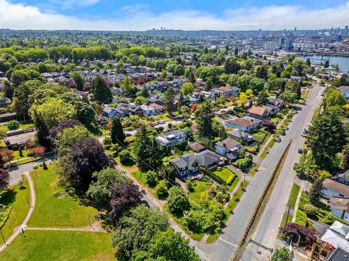 2587 Yale Street, Vancouver, BC - Outdoor With View