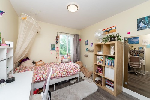 1461 Dayton Street, Coquitlam, BC - Indoor Photo Showing Bedroom