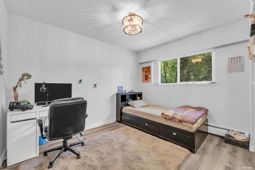 27810 110 Avenue, Maple Ridge, BC - Indoor Photo Showing Bedroom