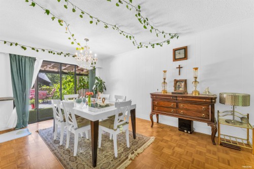 27810 110 Avenue, Maple Ridge, BC - Indoor Photo Showing Dining Room