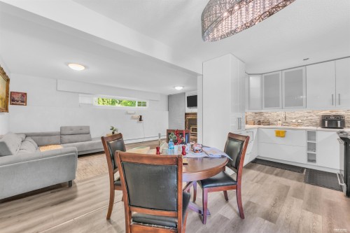 27810 110 Avenue, Maple Ridge, BC - Indoor Photo Showing Dining Room