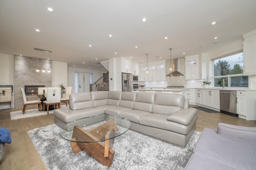 1025 Ranch Park Way, Coquitlam, BC - Indoor Photo Showing Living Room