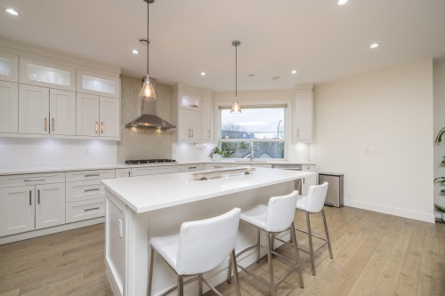 1025 Ranch Park Way, Coquitlam, BC - Indoor Photo Showing Kitchen With Upgraded Kitchen